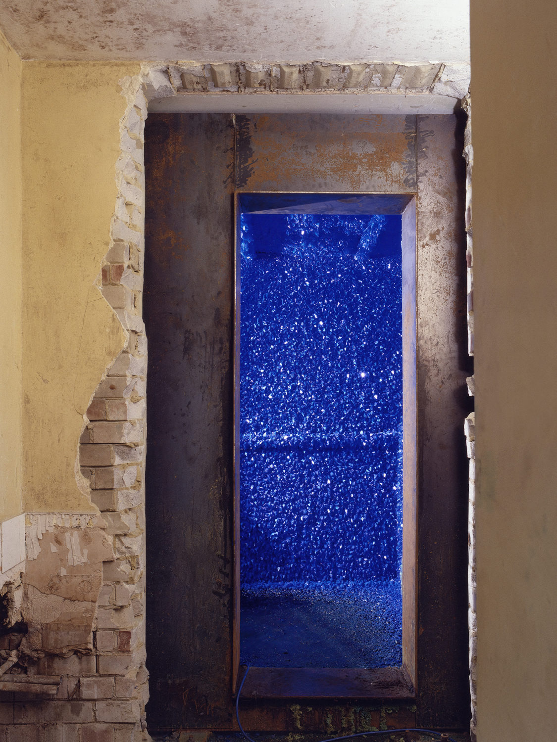 Roger Hiorns, Seizure, photographed by Henry Bourne